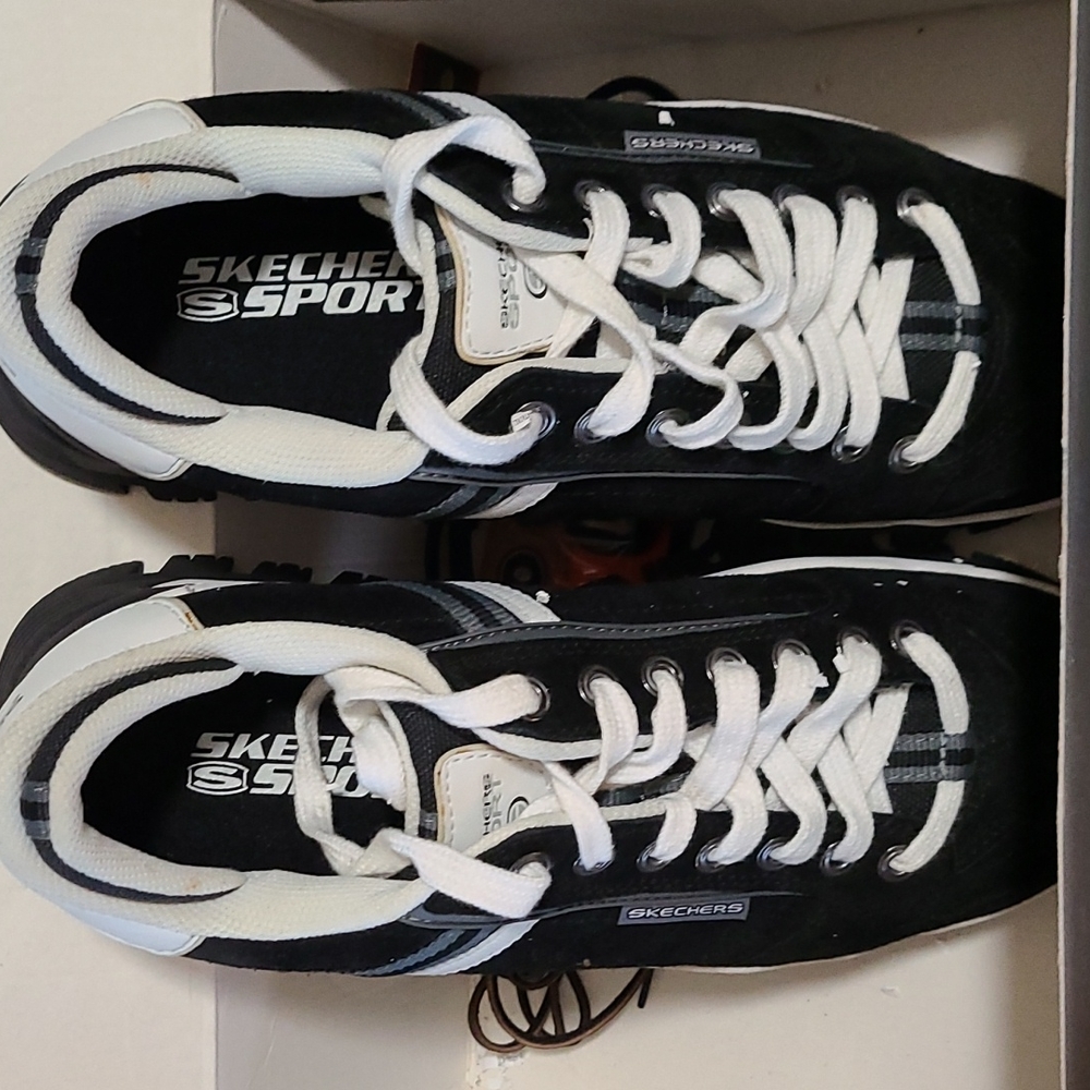 Never worn Black Skechers Alley Cat Men's Tennis Shoes,  Size 10.5 M